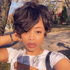 Meet your Posher, Antaniqua